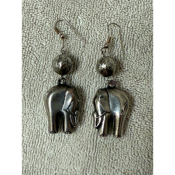 elephanten Jewelry - Silver Elephant Earrings Puffy Dangle‎
